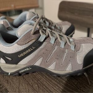 Merrell Women's Gray and Black Athletic Shoes